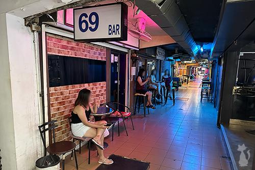 carlos e munoz recommends Blow Job Bar Bangkok