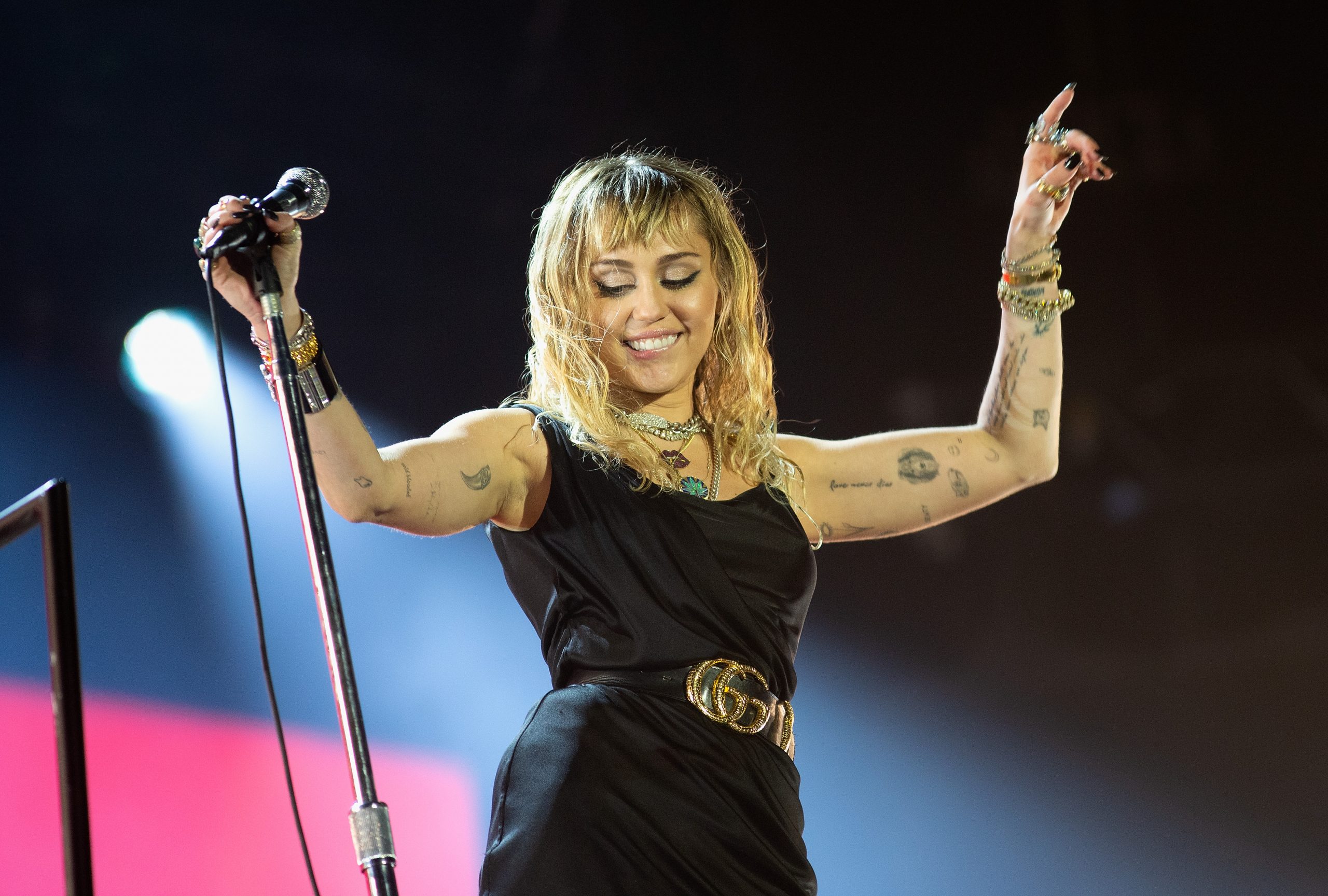 amna dar like miley cyrus bloejob photo chelsea sandridge recommends miley cyrus bloejob pic