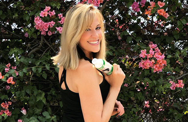 lilian garcia naked - elisabeth moss sexy bend over cleavage