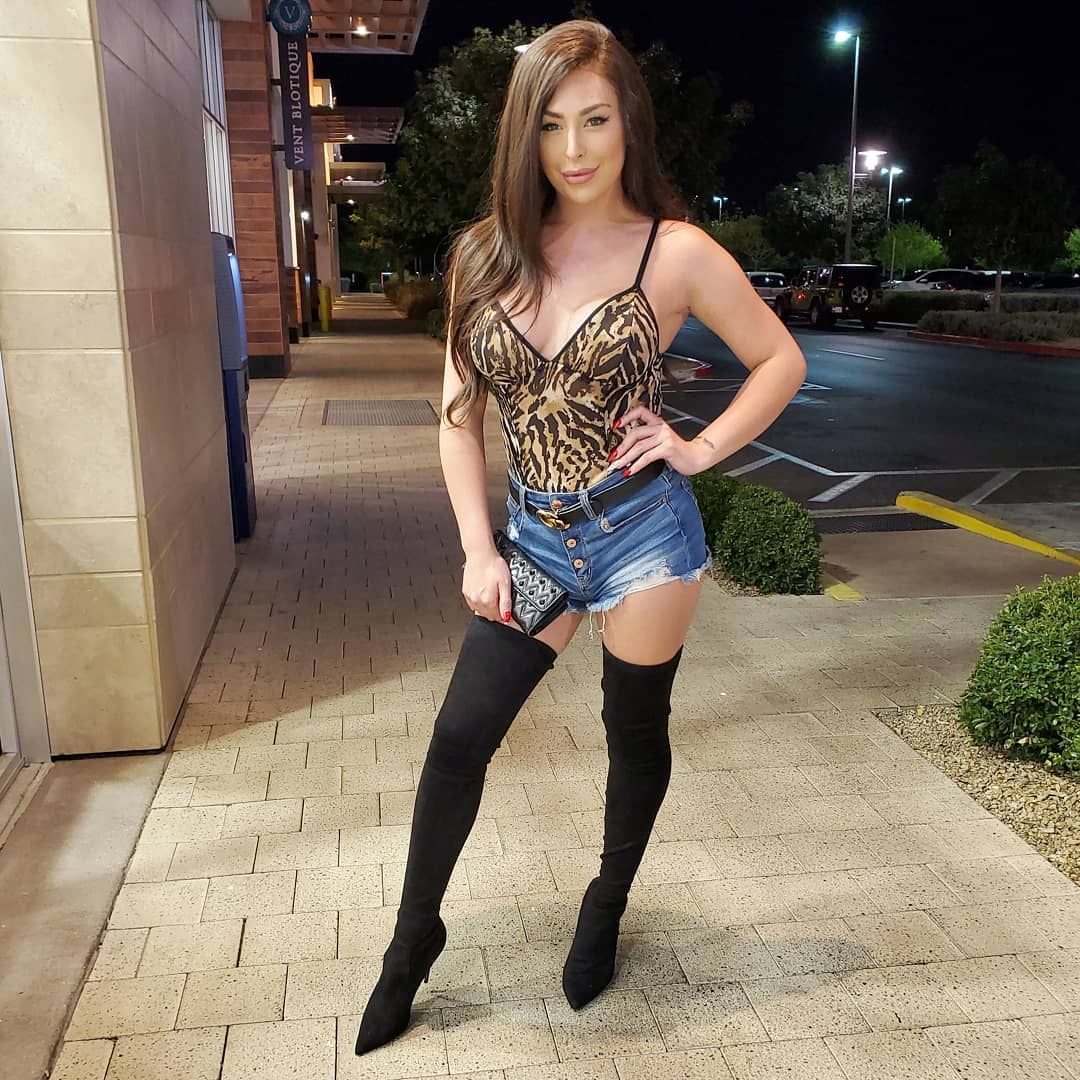 chanel santini cherie deville - linda sweet taxi sexy groped