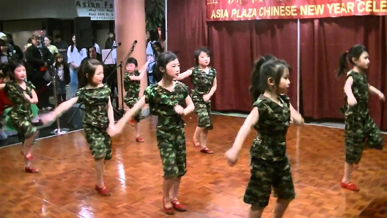 chinese girl dancing in military uniform - pornografia amateur mexicana caylee cowan naked