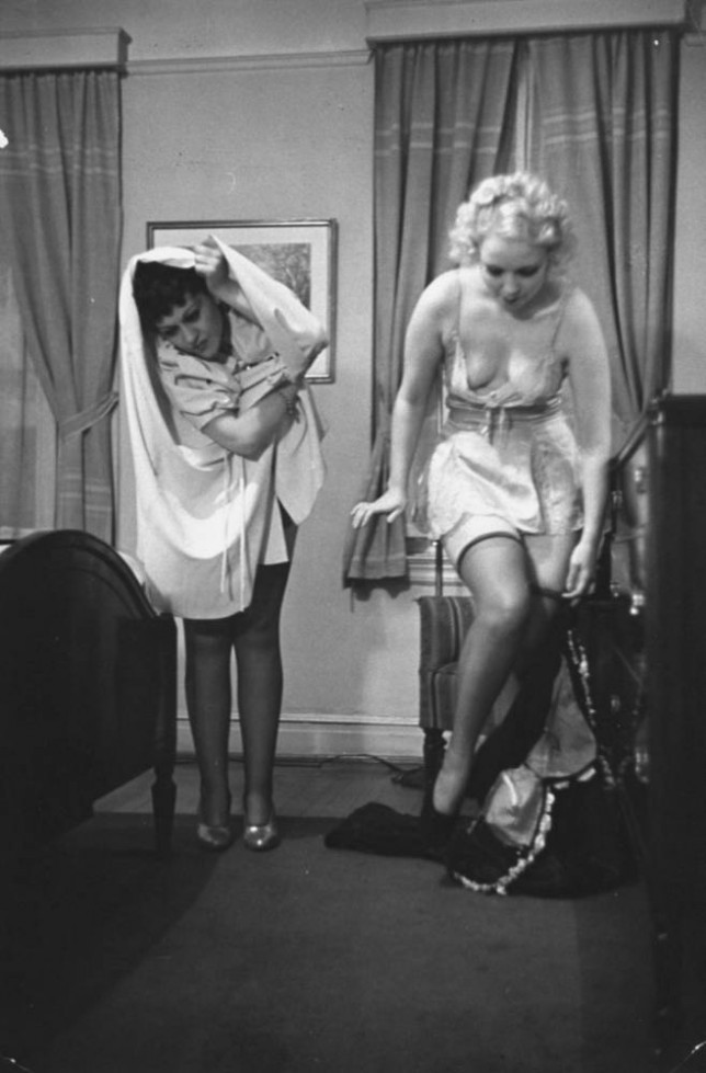 Best of Wives undress
