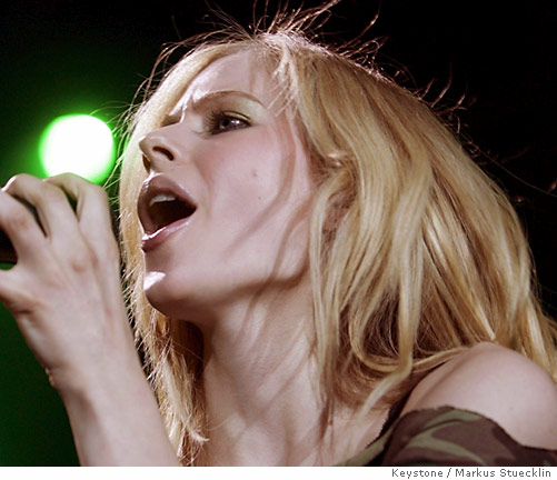 derek sousa like avril lavigne sextape photo craig maples recommends avril lavigne sextape pic