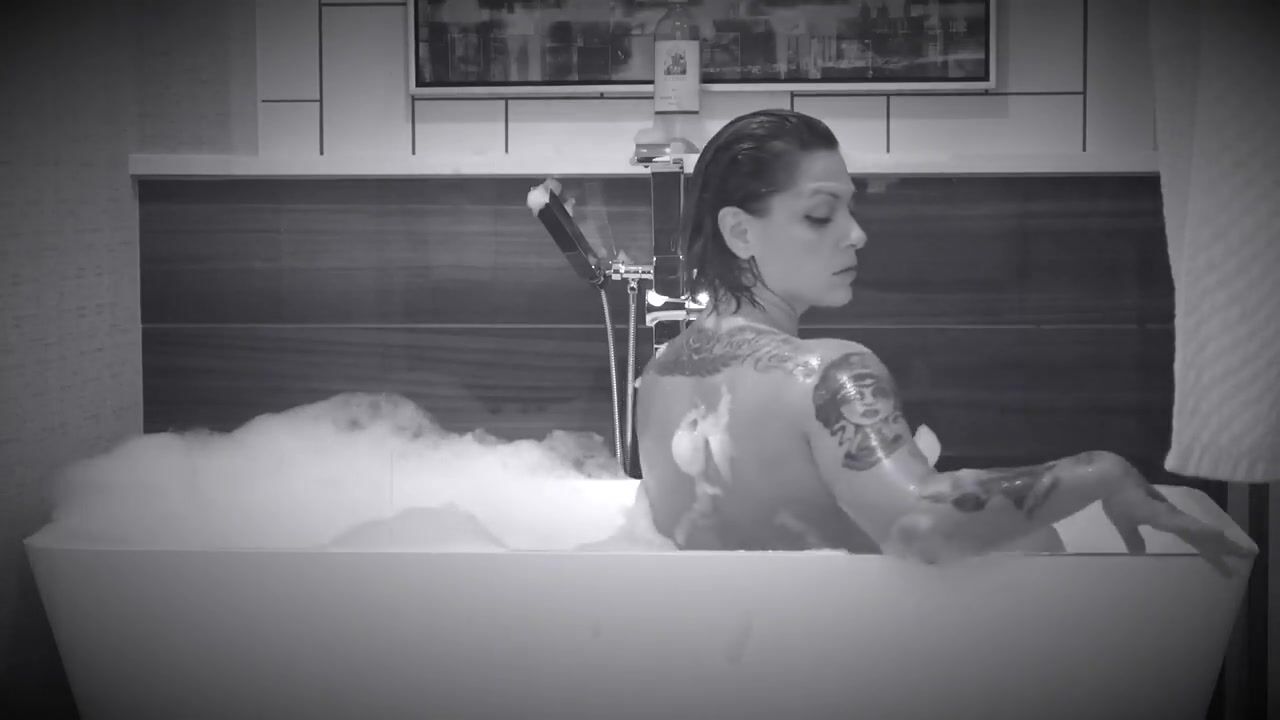 cam cain like danielle colby bathtub photo david shober recommends danielle colby bathtub pic