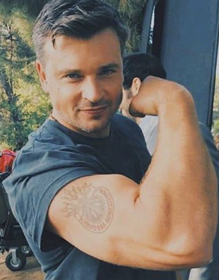 adrian bonacci recommends Tom Welling Naked