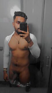 amy drawe recommends indian nude hunk pic