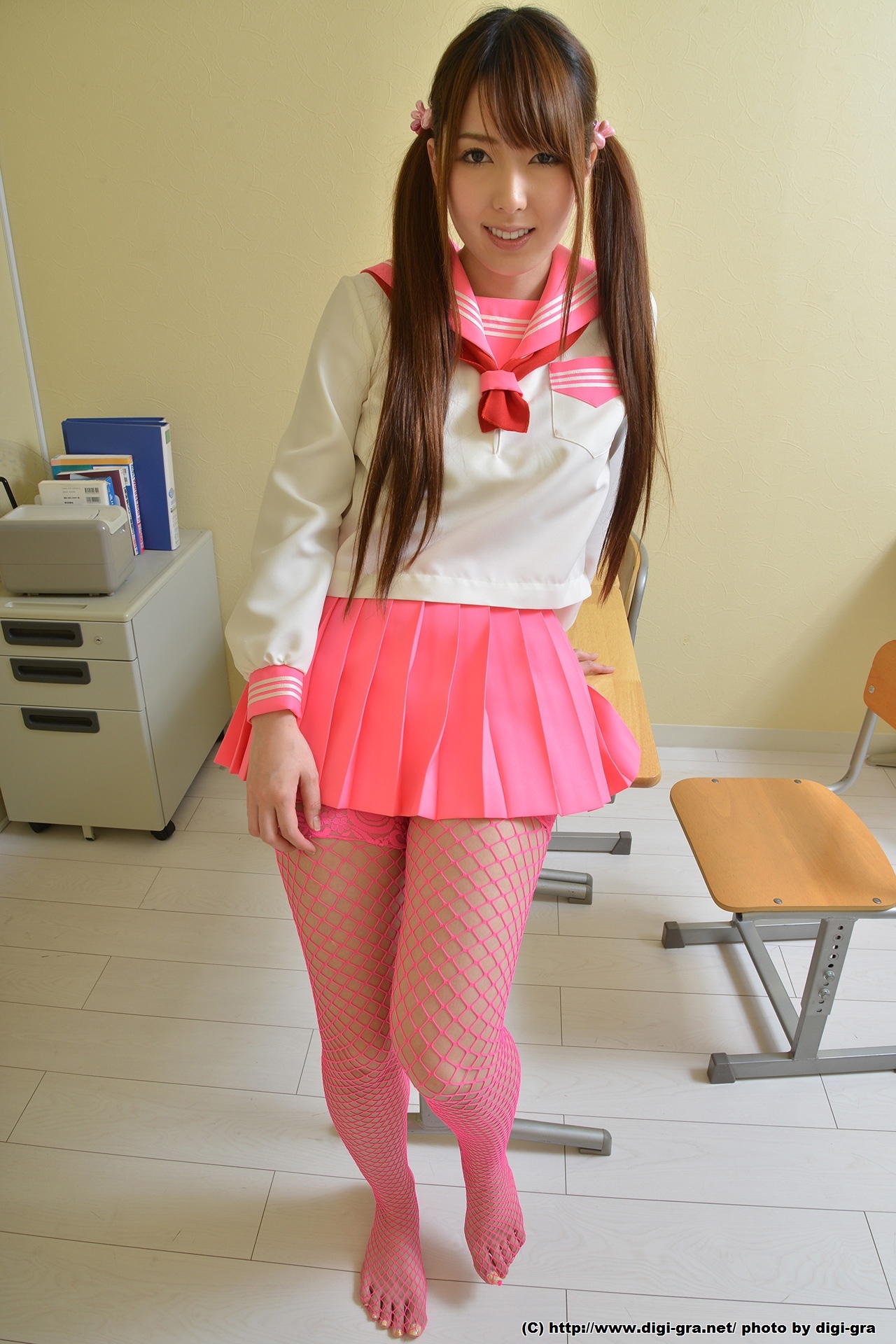 yui hatano feet - gloryhole spy nikki loren