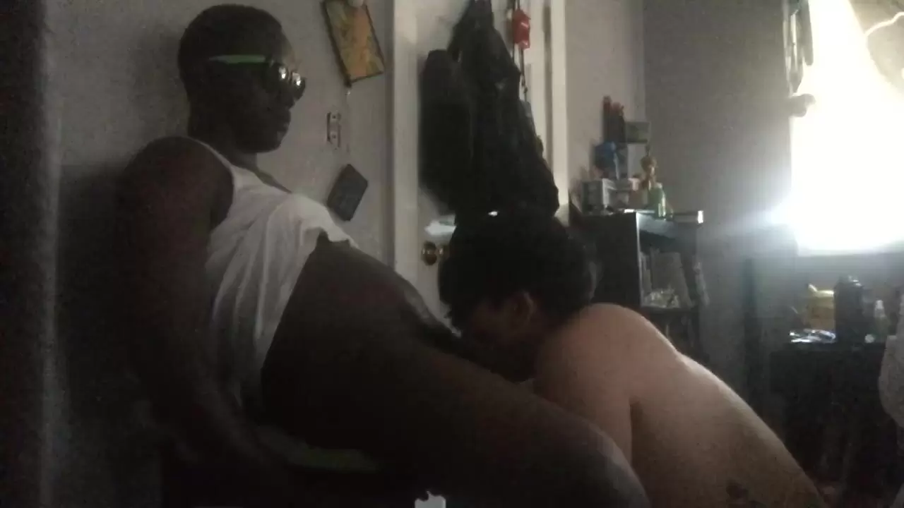 asia tan recommends Guy Sucks Bbc