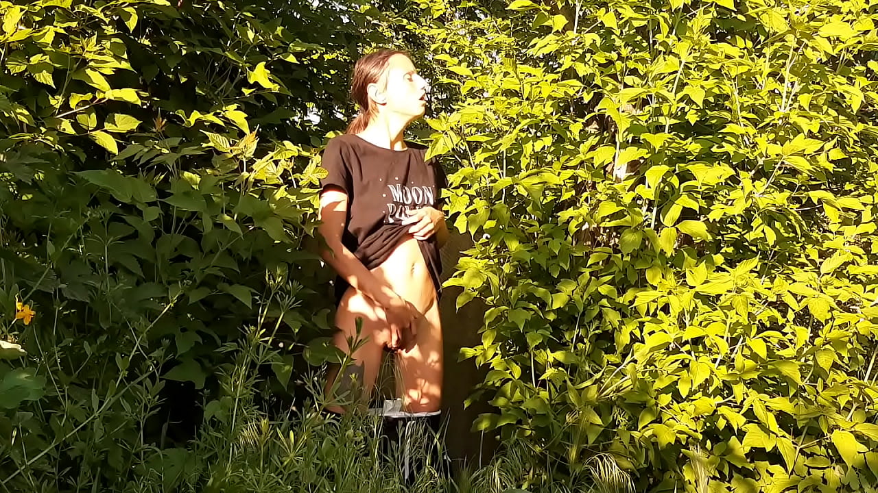 autumn l recommends public female masturbation pic