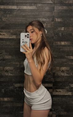 alex vanderlinden recommends tatiana flores sexy bob bot add tatiana flores sexy photo