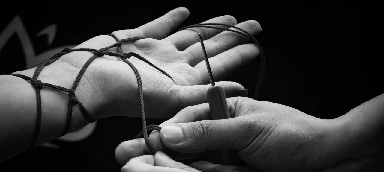 device bondage asian