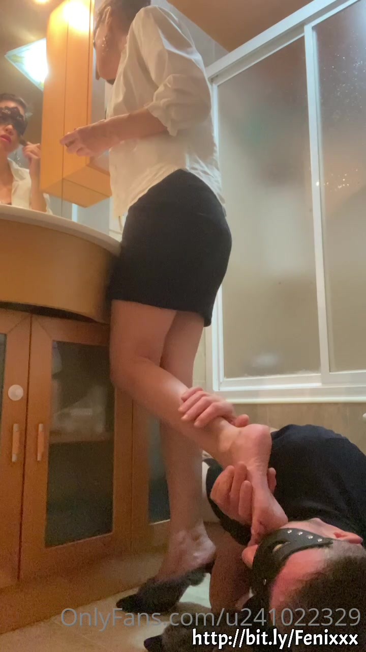 alaa alshobaki recommends Femdom Ass