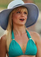carmen eldridge like mena suvari butt photo bradley cotton recommends mena suvari butt pic
