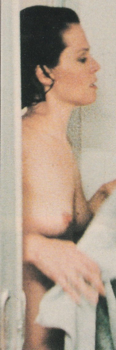 crystal roberge like sigourney weaver porn photo cierra traylor recommends sigourney weaver porn pic