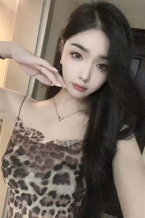 batool mohsin recommends ebony tranny dildo pic