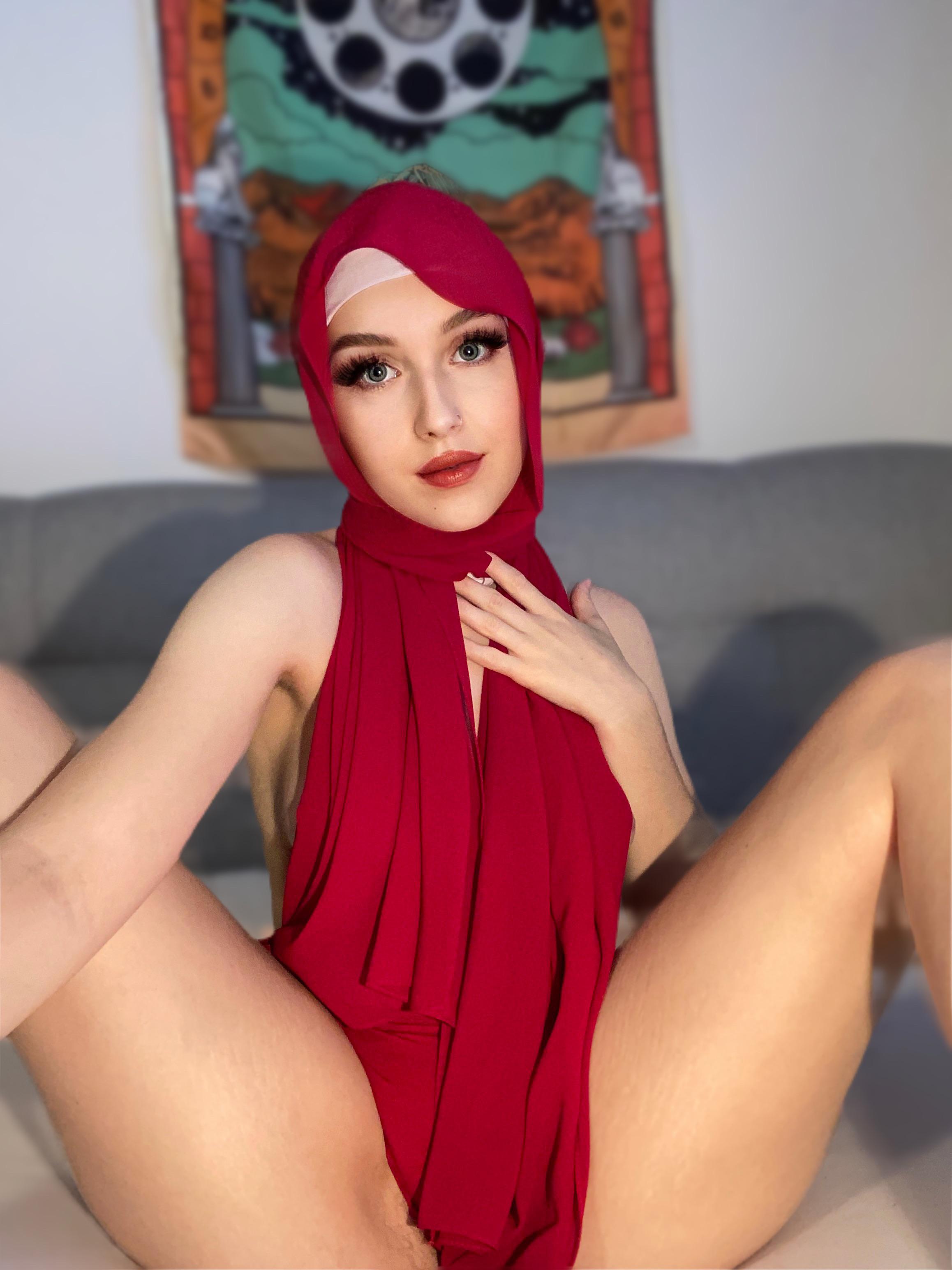 Best of aiman fikri's gallery handjob from the back amy welder add photo fareeha bakir onlyfans leaked