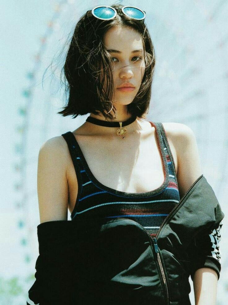 kiko mizuhara nude - latex handjob bigtits money