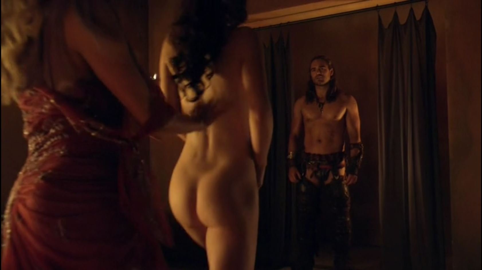 nude spartacus - ggg sexual male celeb caught naked