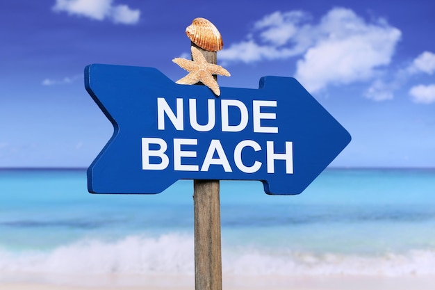 family vacation nudes - kendra sunderland mike adriano cleavage handjob
