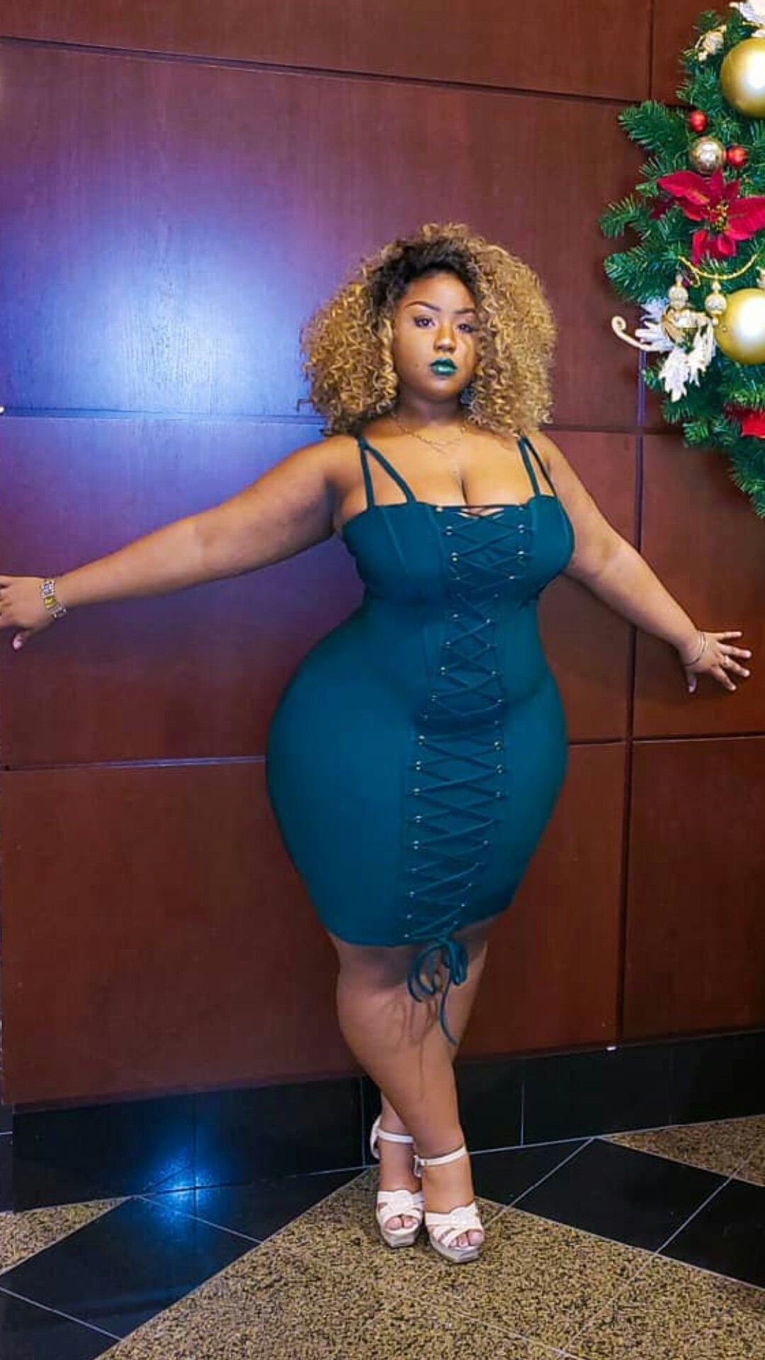 black bbw strapon - lesbian big tits shower bbc blowbang