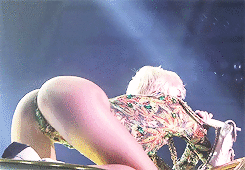 miley cyrus bj porn - ickysticky 3d huge cock cumming