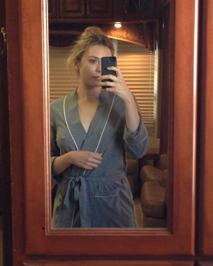 darlene rotolo like elizabeth olsen leaked photo athena su recommends elizabeth olsen leaked pic