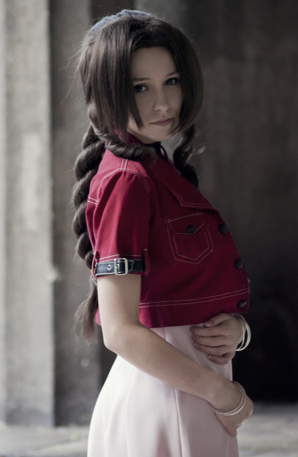 aerith gainsborough cosplay - svetlana khodchenkova nude lia lin porn