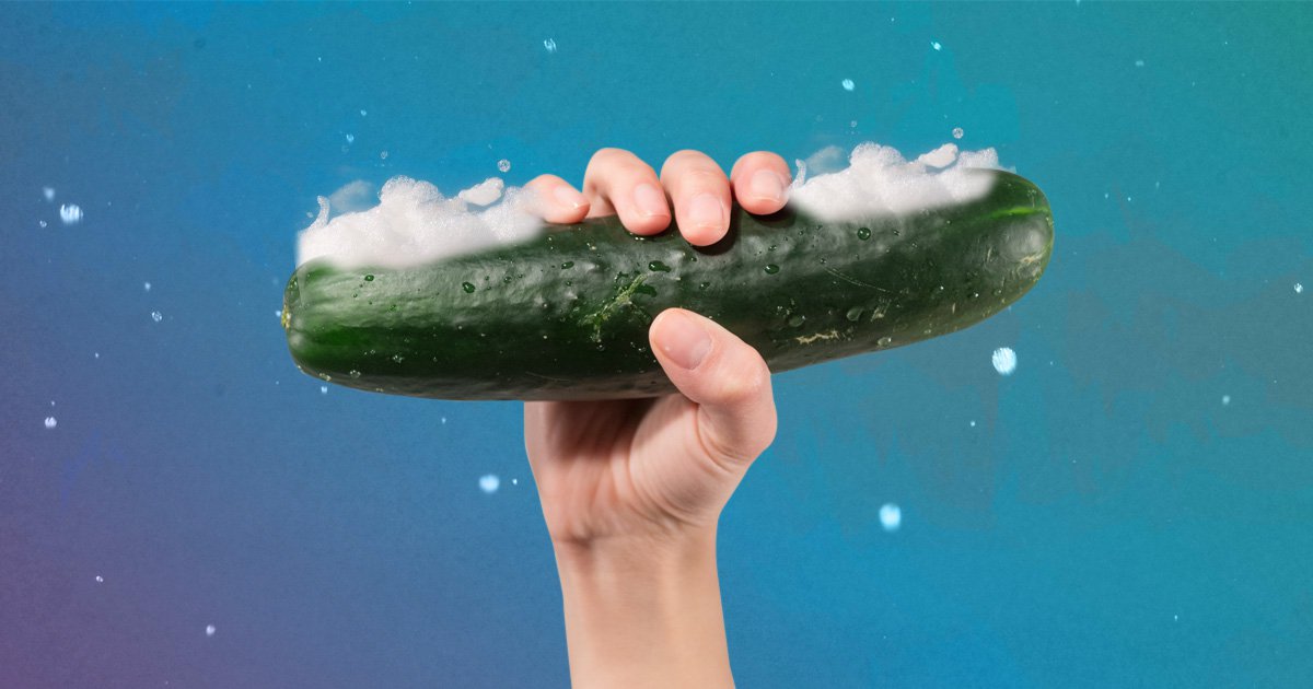 daeniel gialogo recommends Cucumber In Pussy