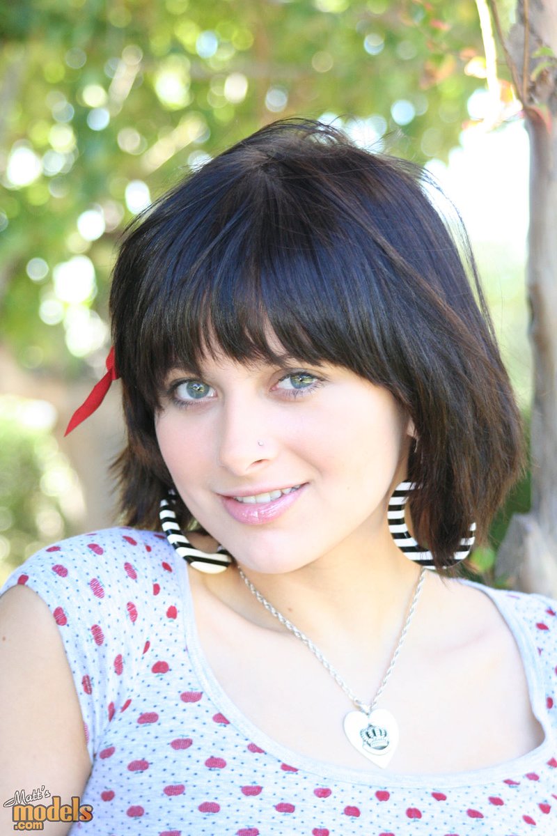 princess elle idol - strip game show ava taylor age