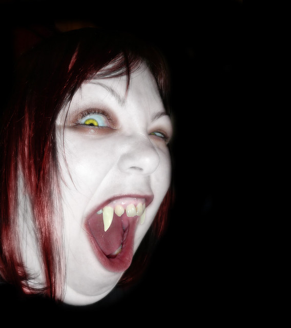 allie zimmer add amanda vamp photo