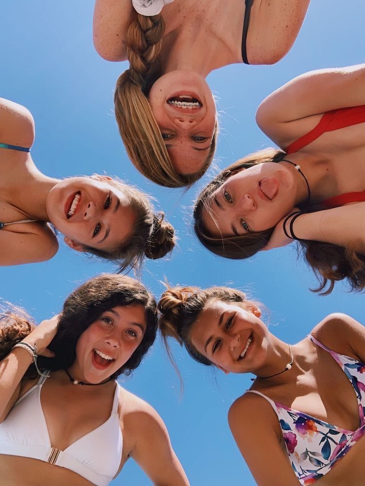 nude friendship - big titty foursome group nude dancing