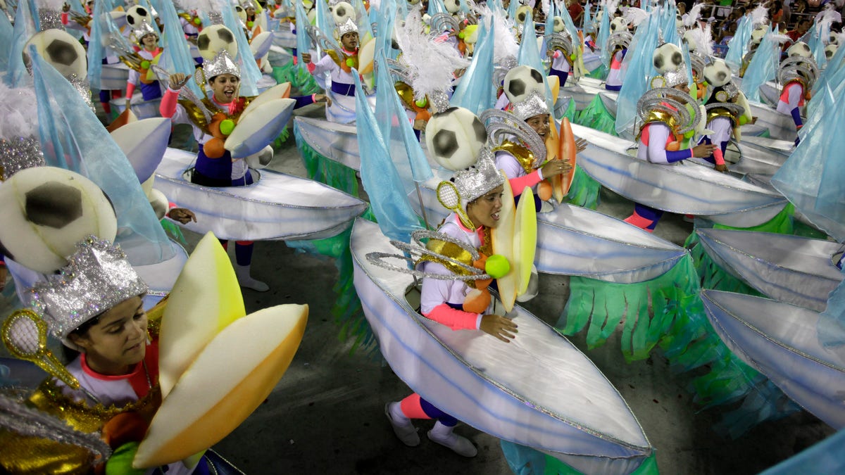 cherlyn tong recommends Nude At Carnival