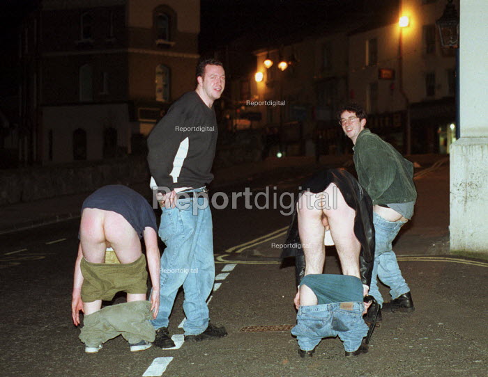 dianne pieters recommends Guys Mooning