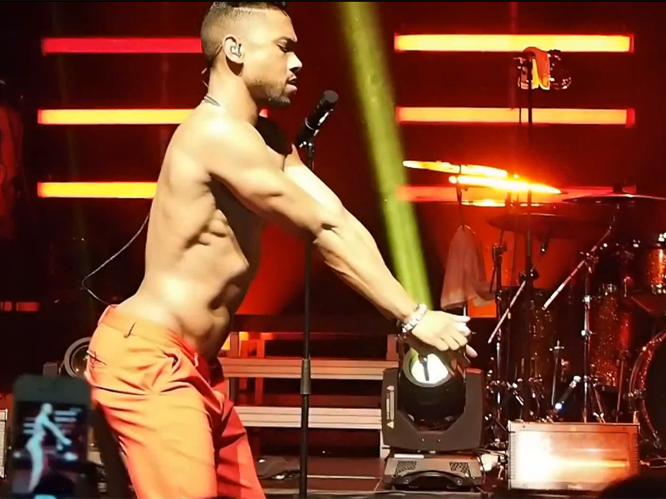 carme garcia recommends Blowjob On Stage