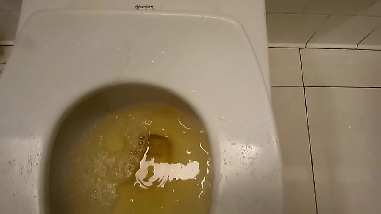 anas alsharqawi recommends really long piss at toilet lid porn becky lindgren add really long piss at toilet lid porn photo