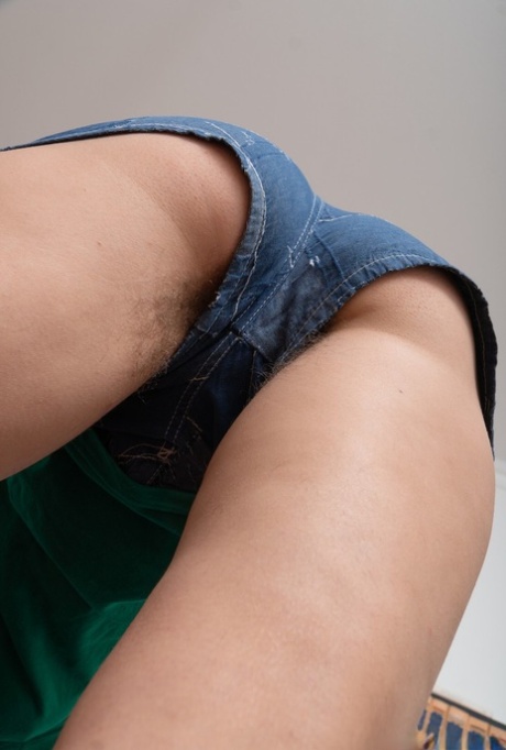 camelia loh share hairy upshorts photos
