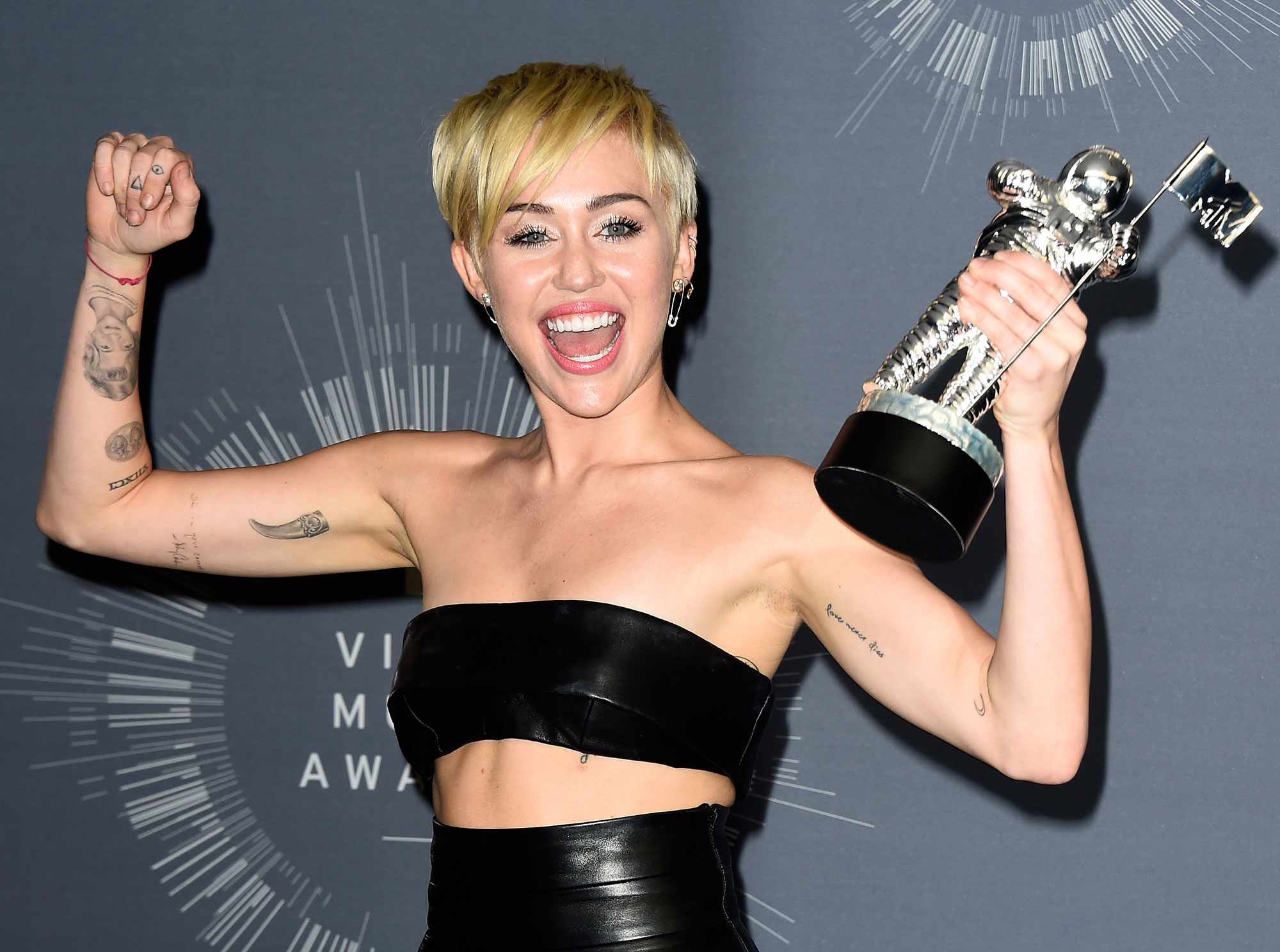 curtis reid like miley cyrus porn photo abbie patterson recommends brutal pegging pic
