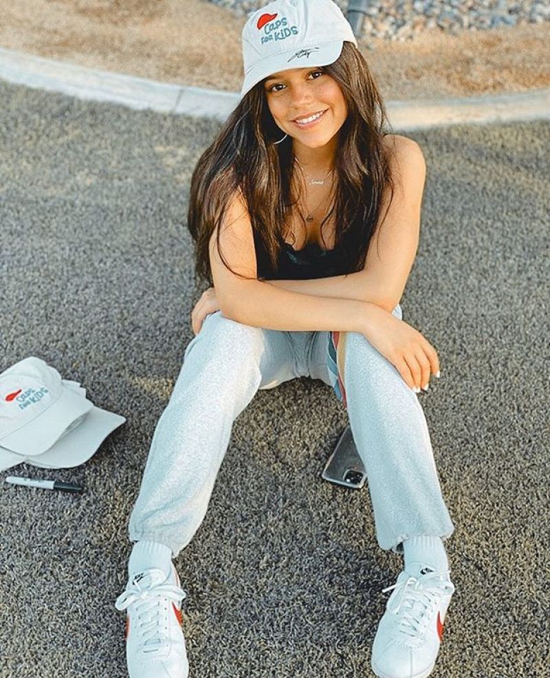 jenna ortega x nude - wet naked women big mom anal