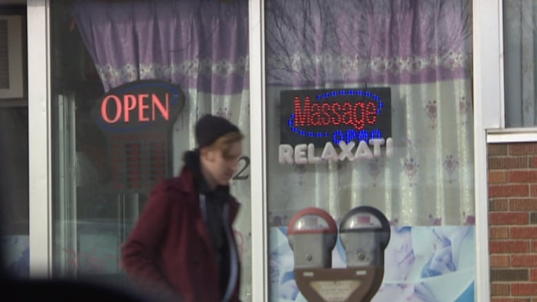 dang thuy vi recommends Hidden Asian Massage Parlor