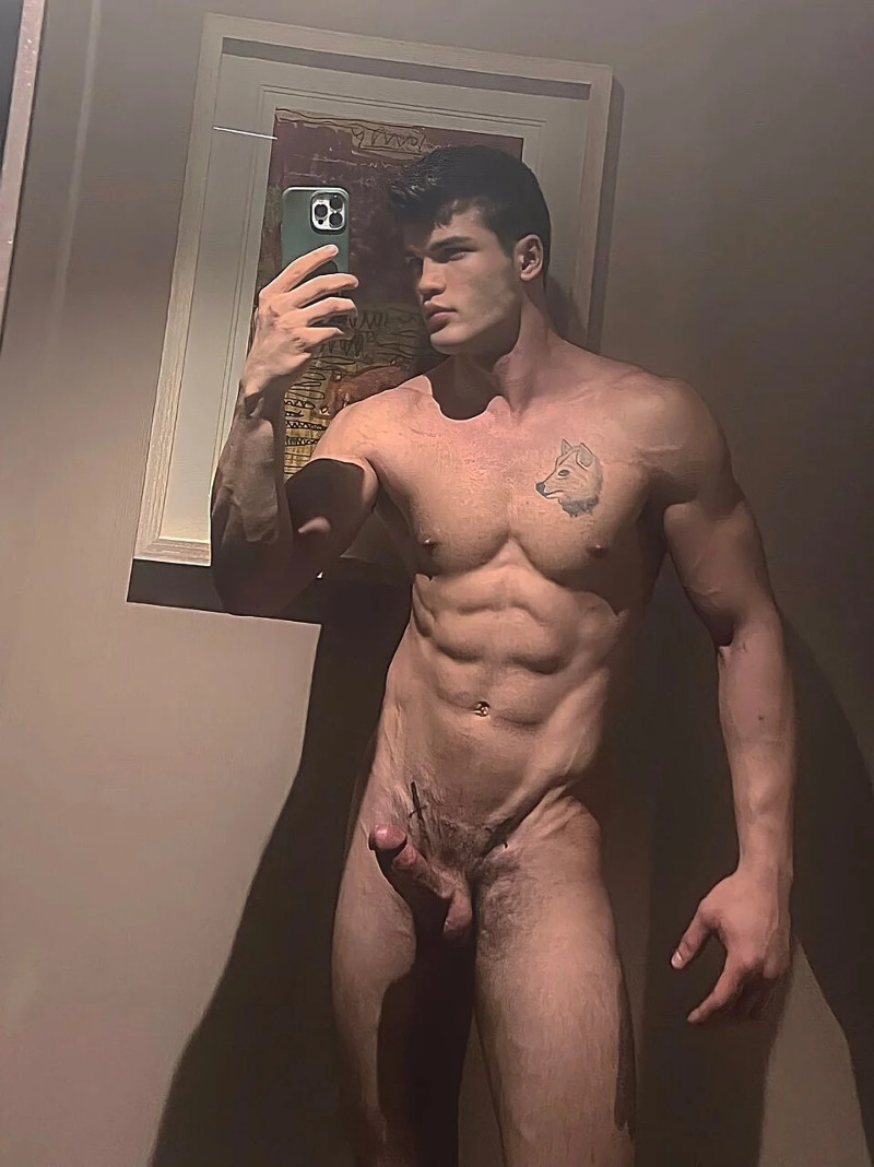 brandon dunmire recommends lesbian nude selfies pic