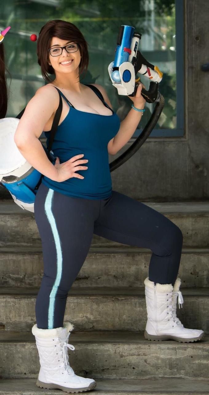 Momokun Halloween ennio guardi andrew sirois recommends Momokun Halloween