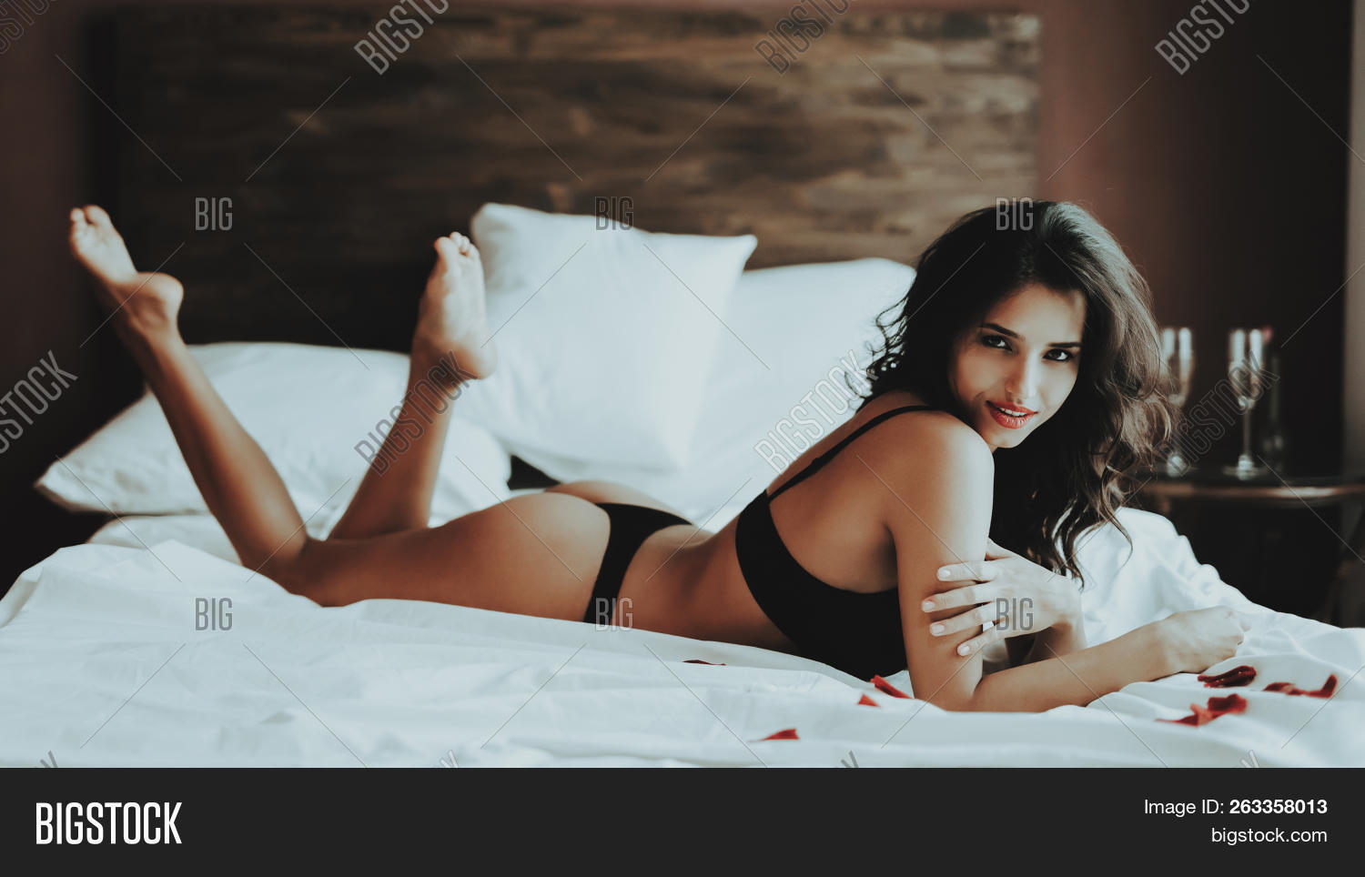 bill quigg like brunette undressed photo bryce brincks recommends brunette undressed pic