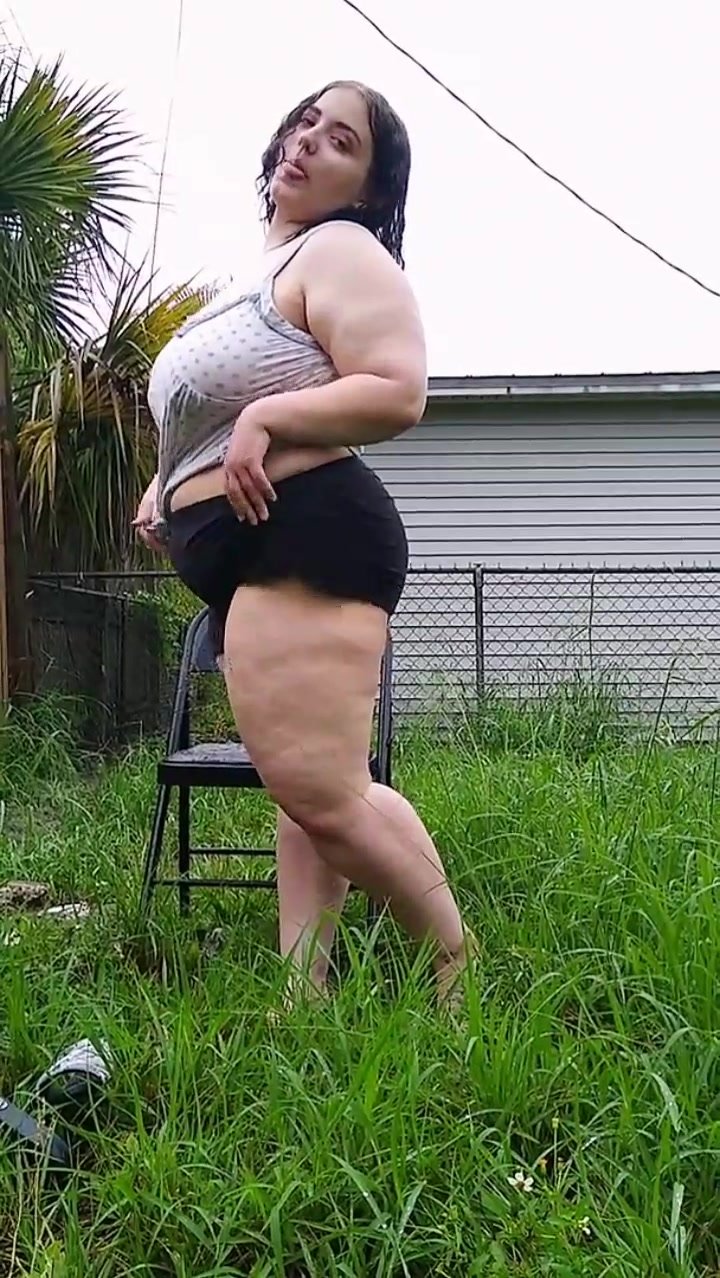 courtney orton recommends pawg prone pic