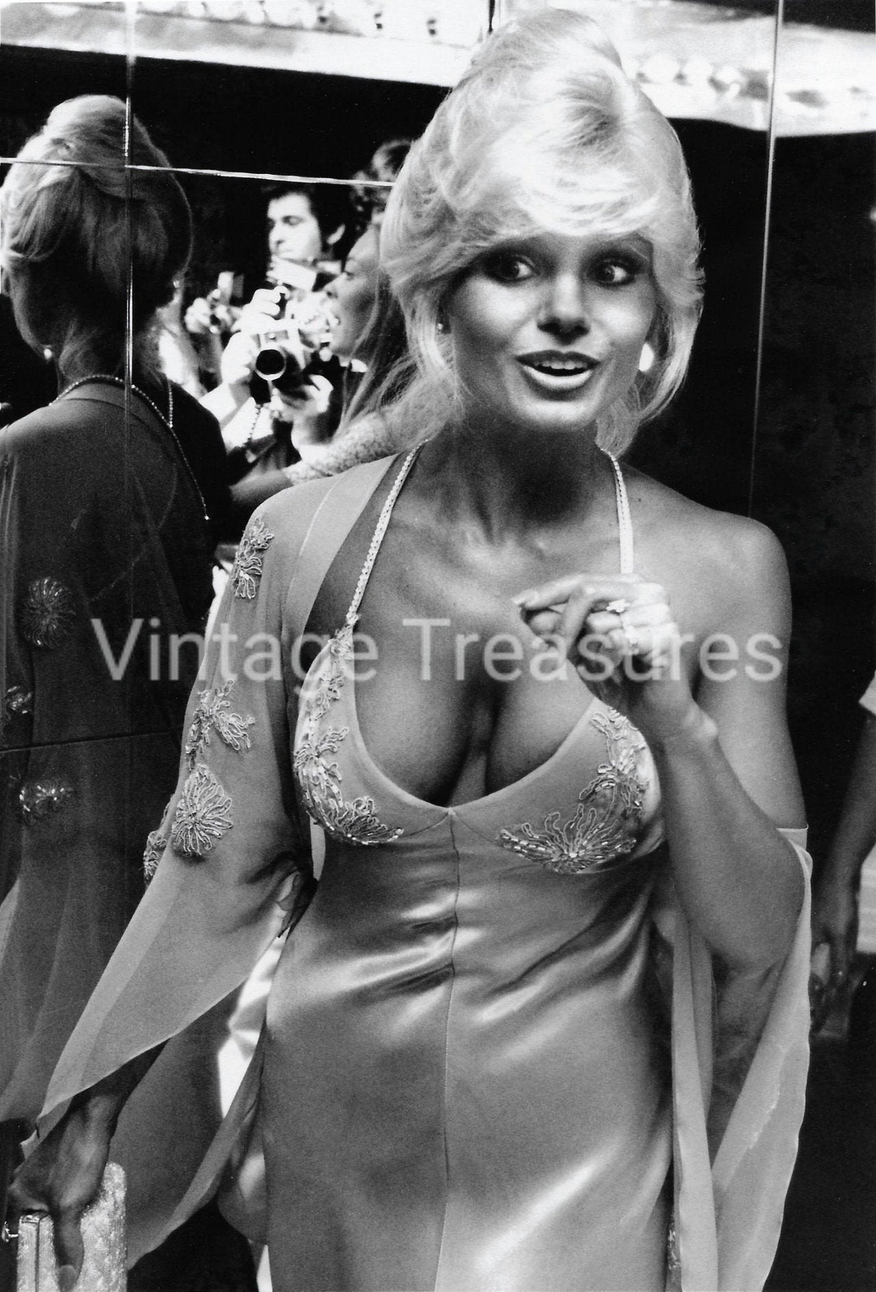 diana rhoten add nude pics of loni anderson photo