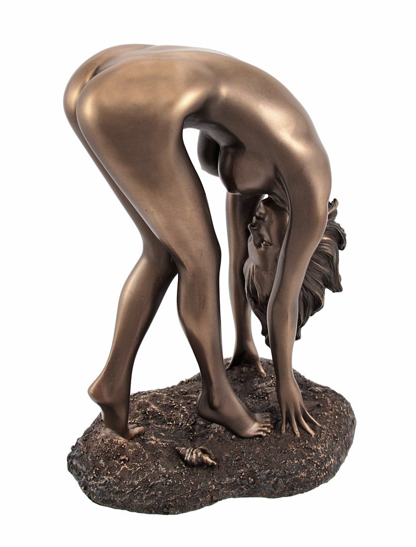 charolette sullivan recommends Woman Bent Over Nude
