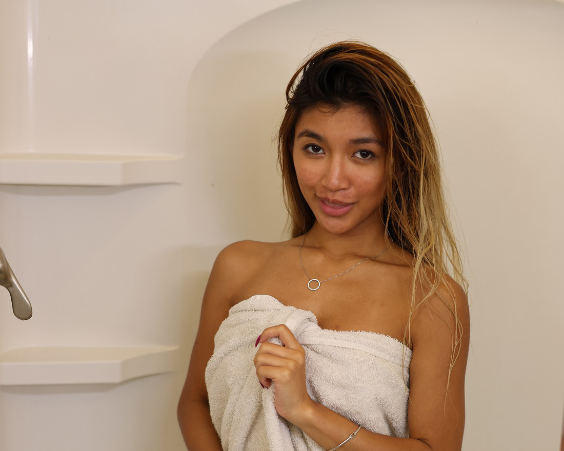 brittni jenkins recommends Masturbating In Shower Videos