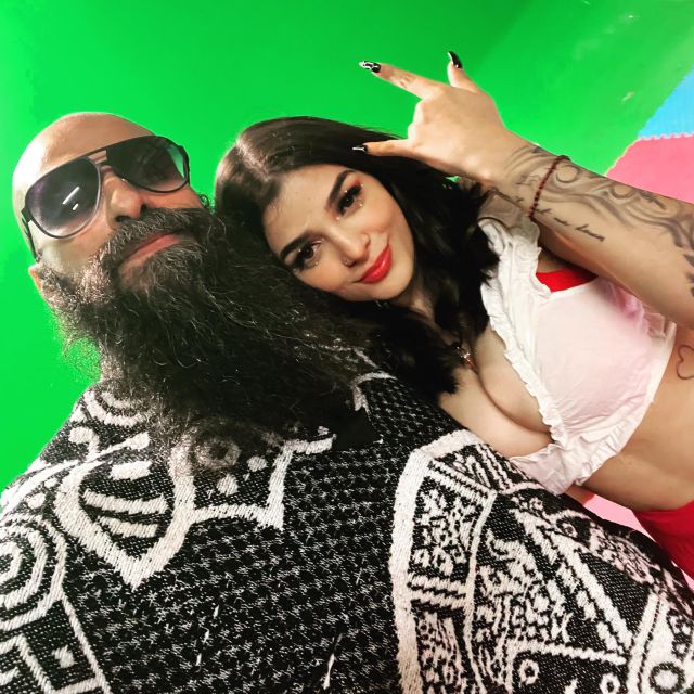 brandi burrell recommends Karely Ruiz Y Babo Video