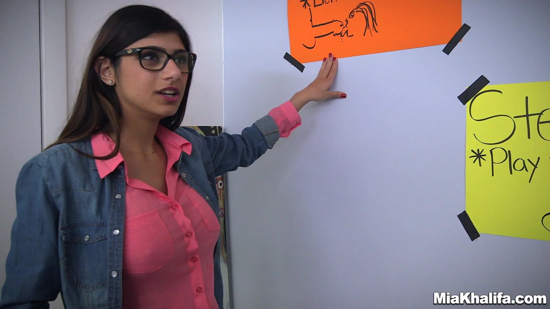 bj lessons with mia khalifa teaches blowjob bj lessons with mia khalifa