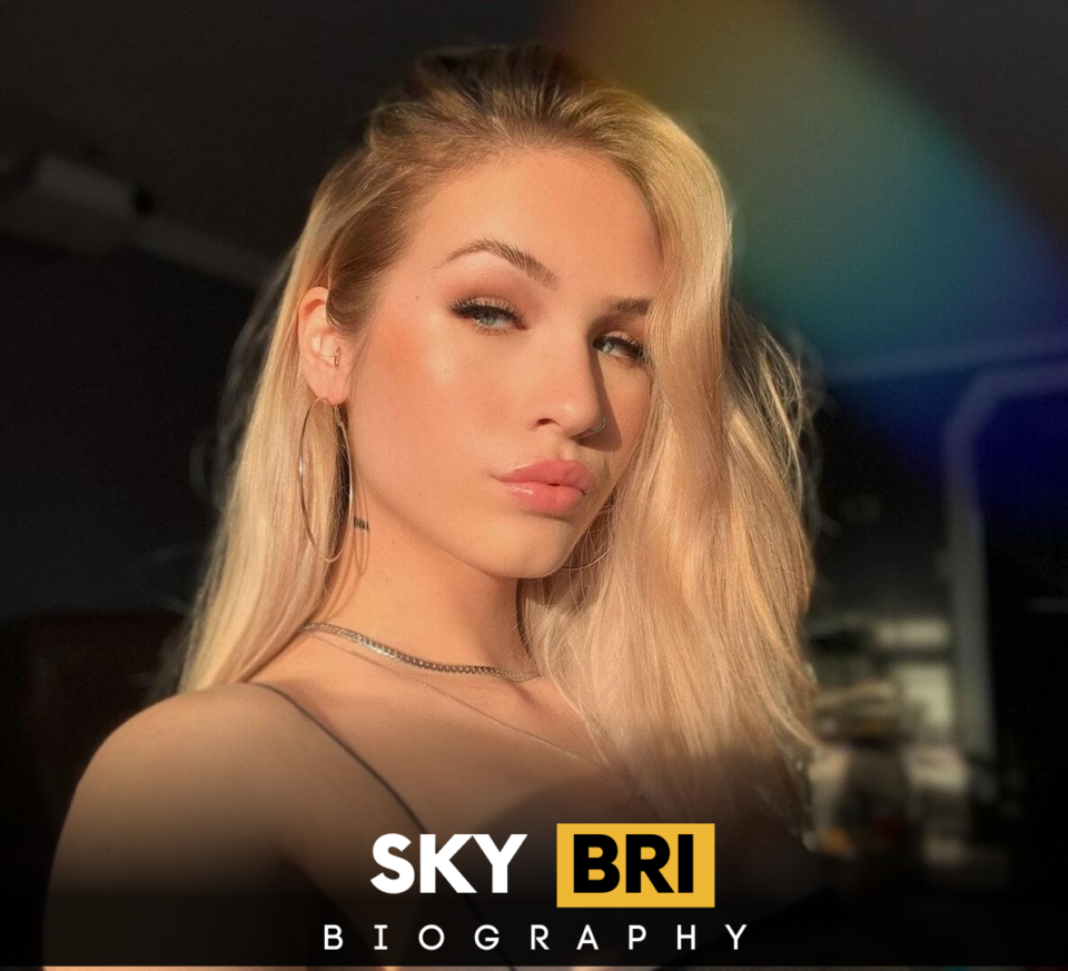 sky bri dildo - reagan foxx milfy chloe amour lesbian