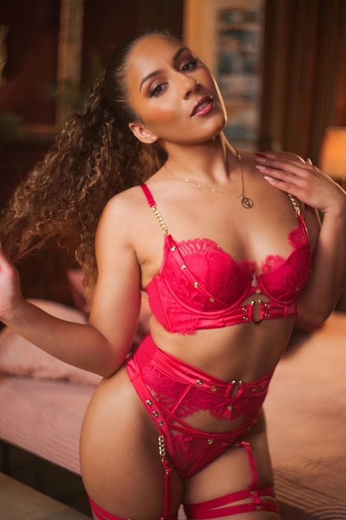 brian guilfoyle like liv revamped xxx photo arielle leblanc recommends liv revamped xxx pic